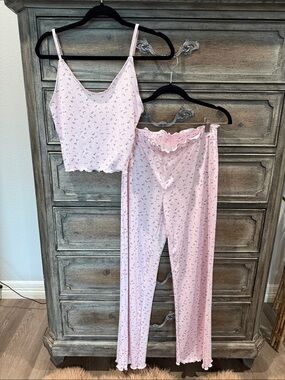 SHEIN Light Pink Floral-Print Tank & Pajama Pants Set
*NEW Sz. Medium